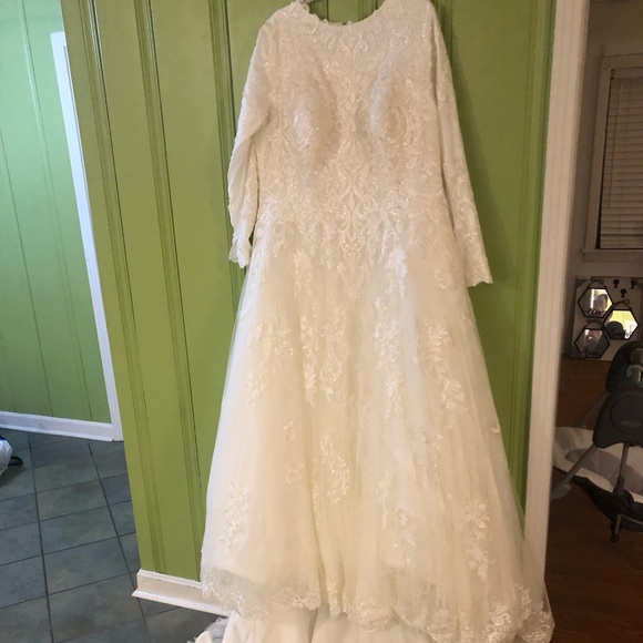 Mori Lee wedding dress - Picture 8 of 13